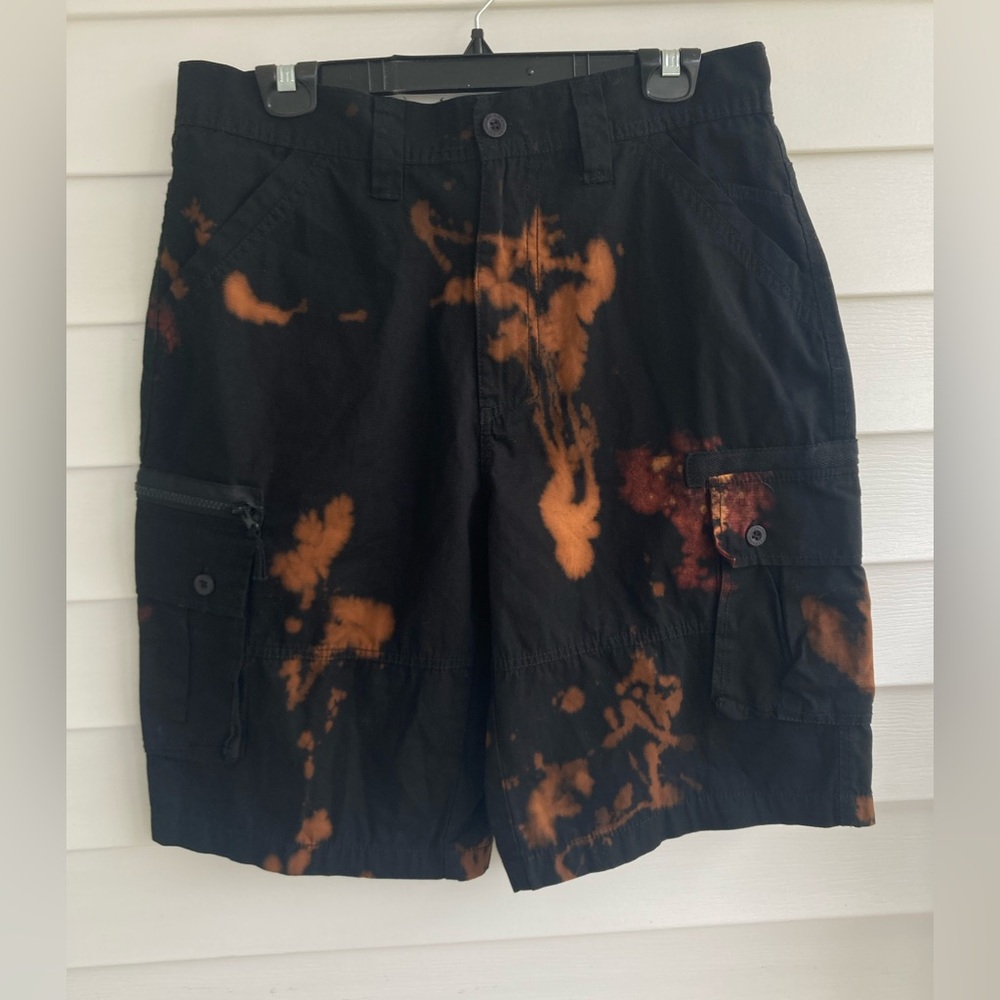 New Men AirWalk Cargo Shorts •Aftermarket Bleached Size 32 Color Black&Bleached